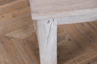 whitewashed-oiled-finish-oak-leg